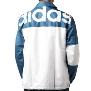 ADIDAS Men Windbreaker Jacket Lined
Big Logo Size Small EXCELLENT CONDITION